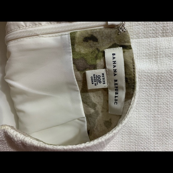 White beautiful banana republic lined skirt - Picture 4 of 4